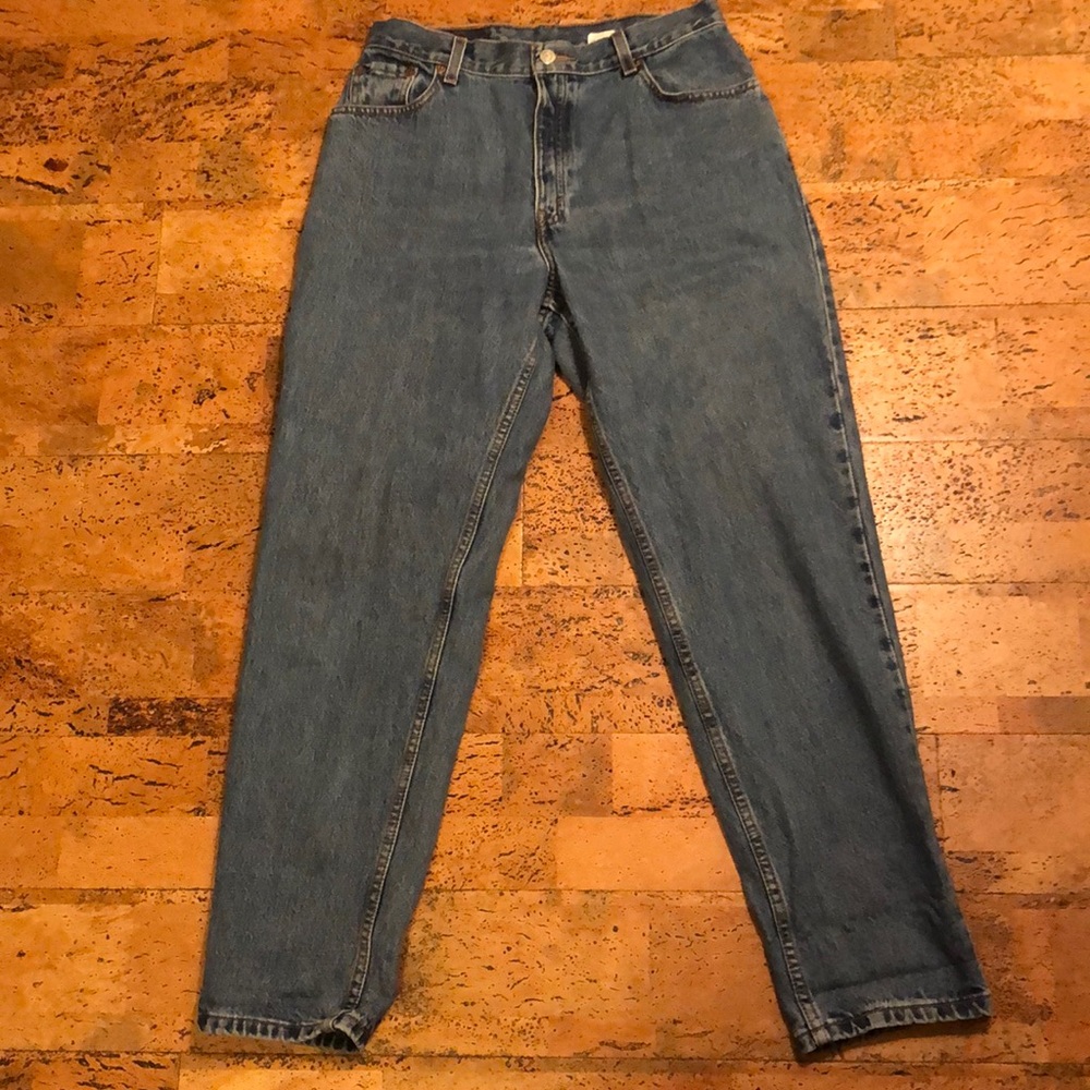 Woman’s Levi’s 550 Blue Jeans Size 12
